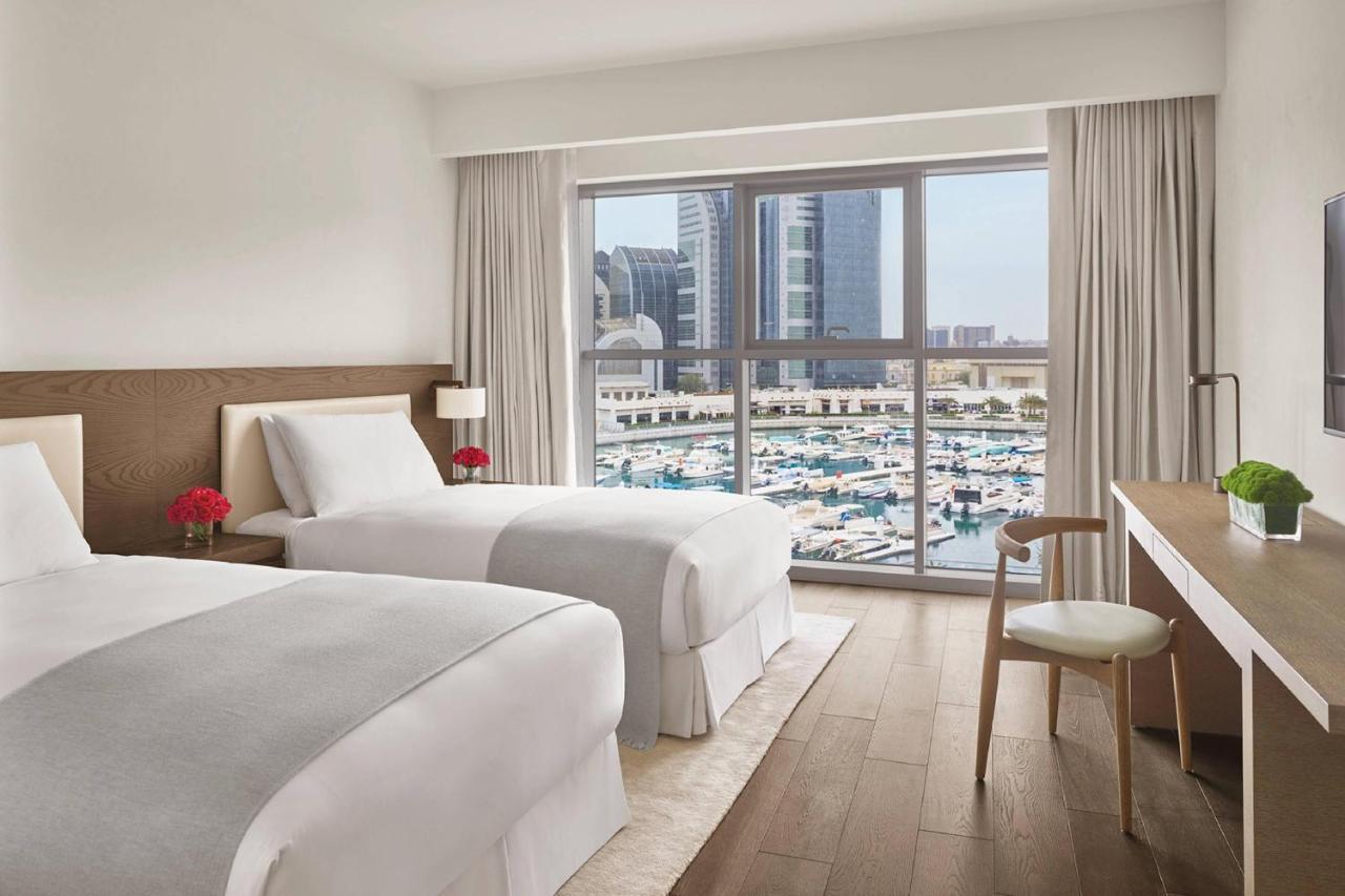 The Abu Dhabi Edition Exterior foto A guest room at the hotel