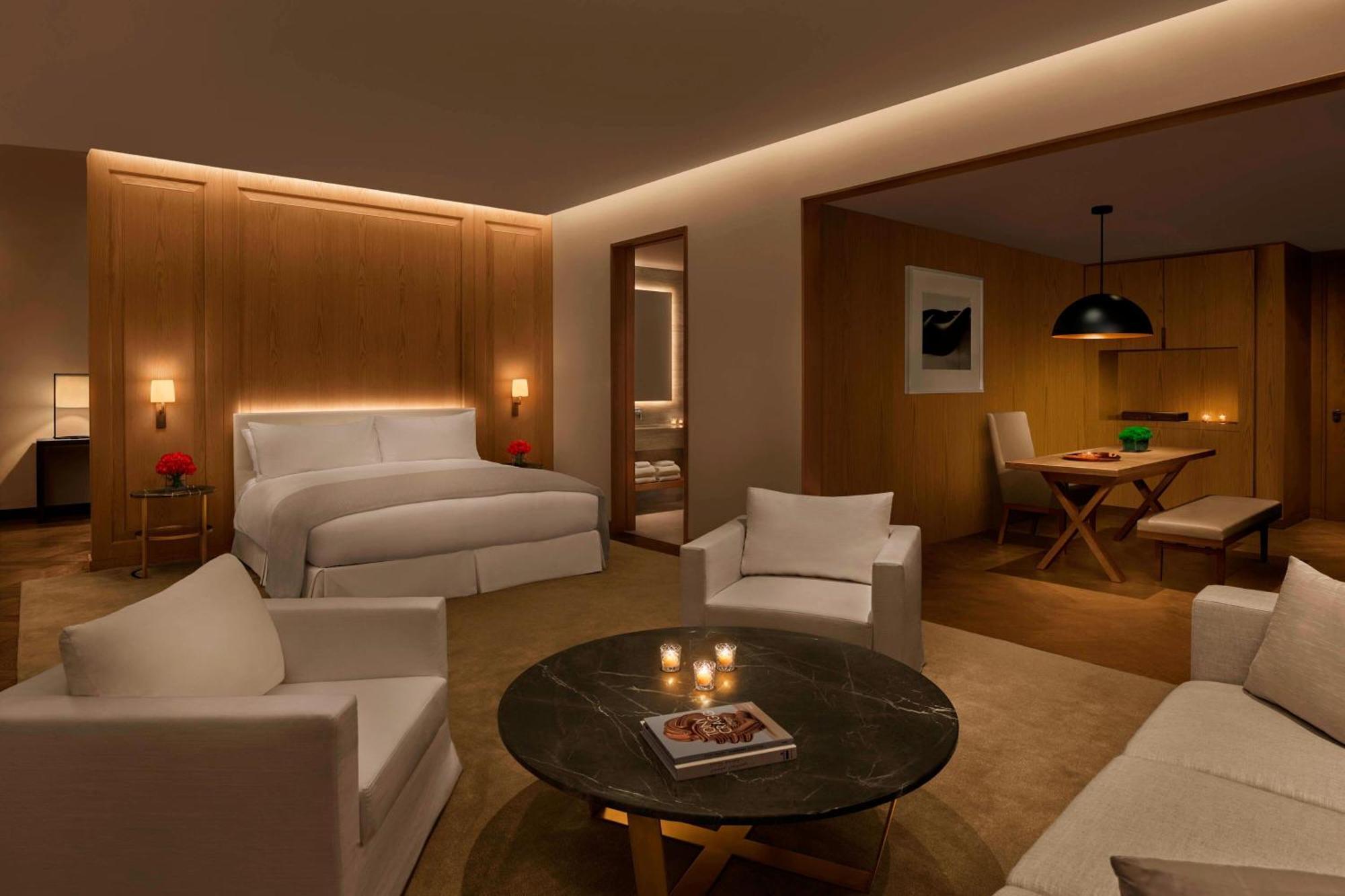 The Abu Dhabi Edition Exterior foto A suite at the Mandarin Oriental, Munich