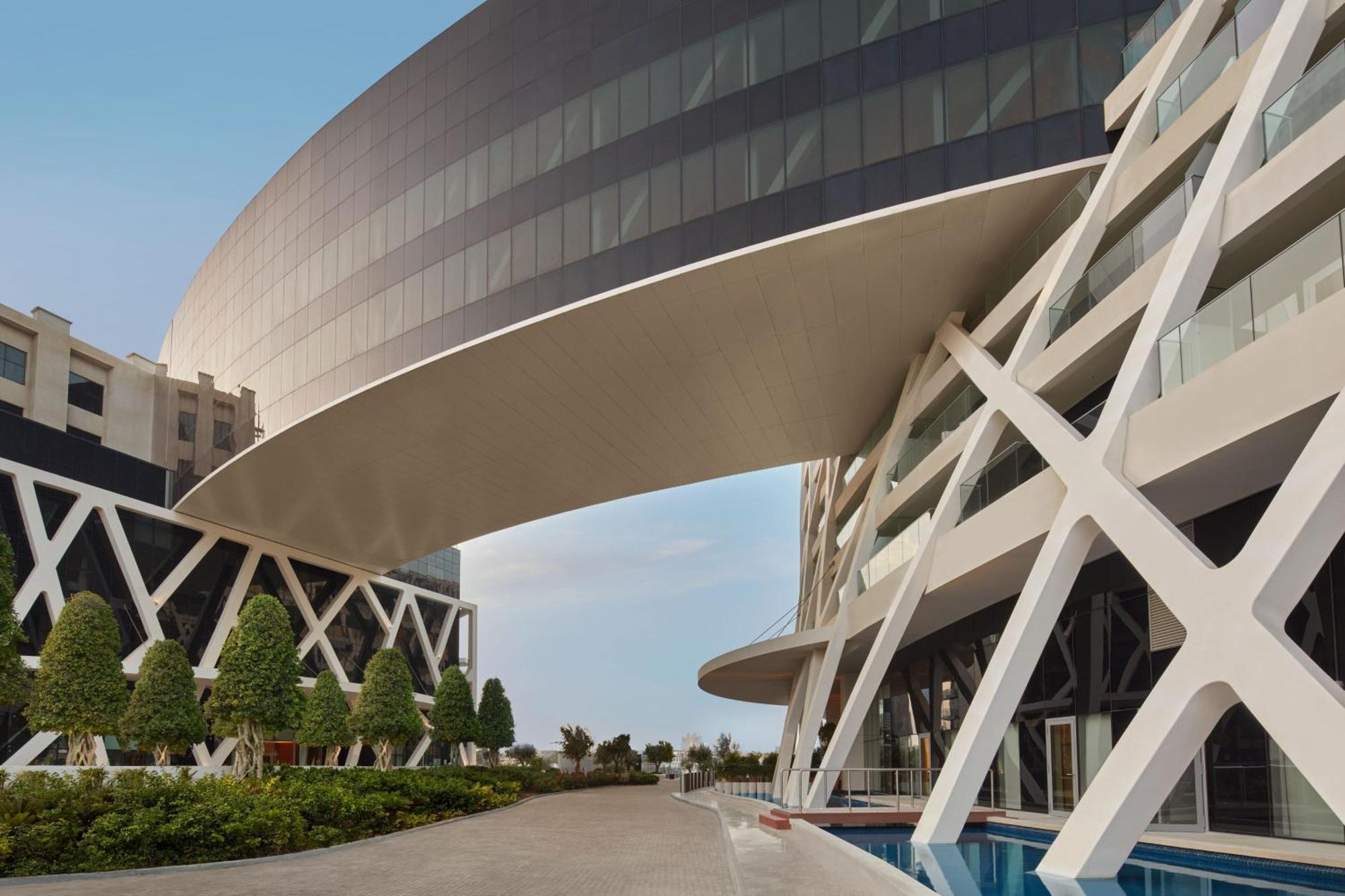 The Abu Dhabi Edition Exterior foto The new building of the University of Patras